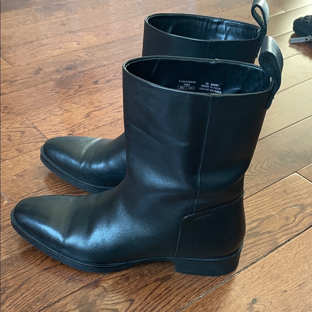 Black Leather Women’s Boots